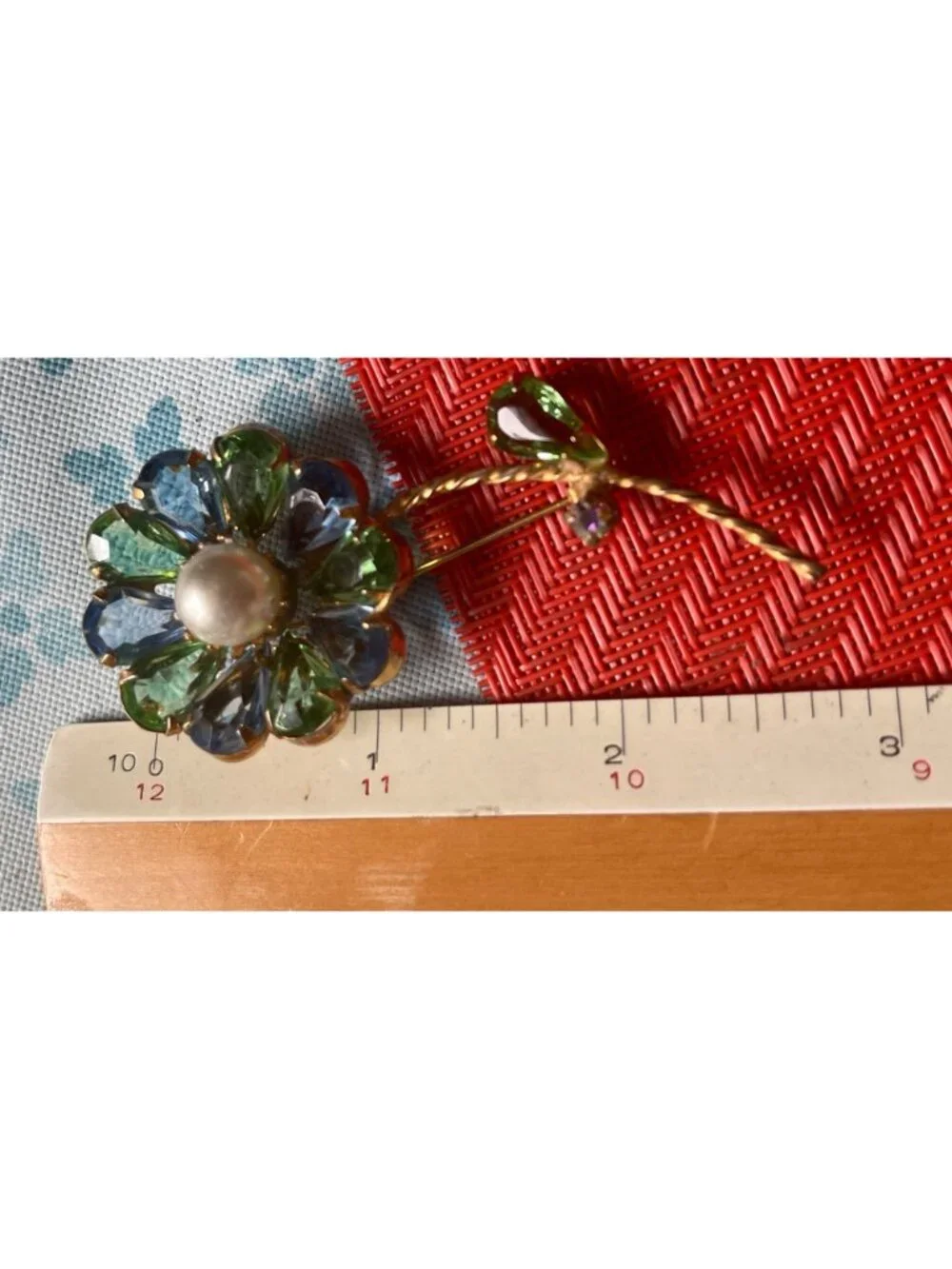 Vintage Gold-Tone Flower Brooch With Pearl Center & Blue-Green Glass Petals Flor